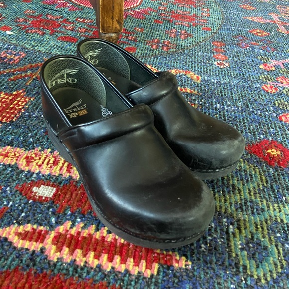 Black Dansko clogs. Size 39 - Picture 2 of 3